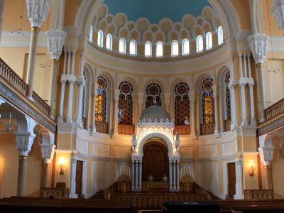 Interior of a large ornate synagogue